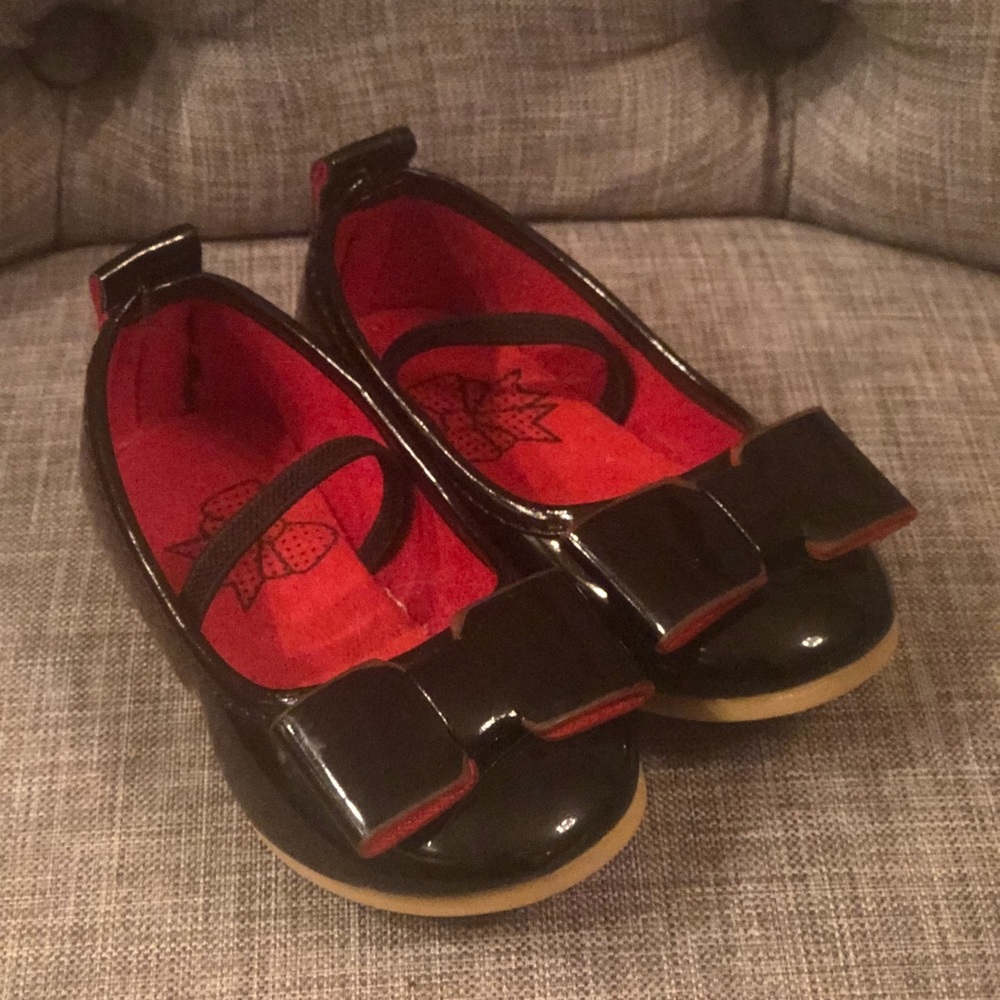 Black/Red Patent Style Toddler/Child Dress Shoes